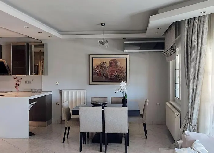Avenue Luxury Home