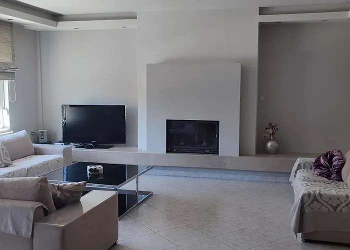 Avenue Luxury Home