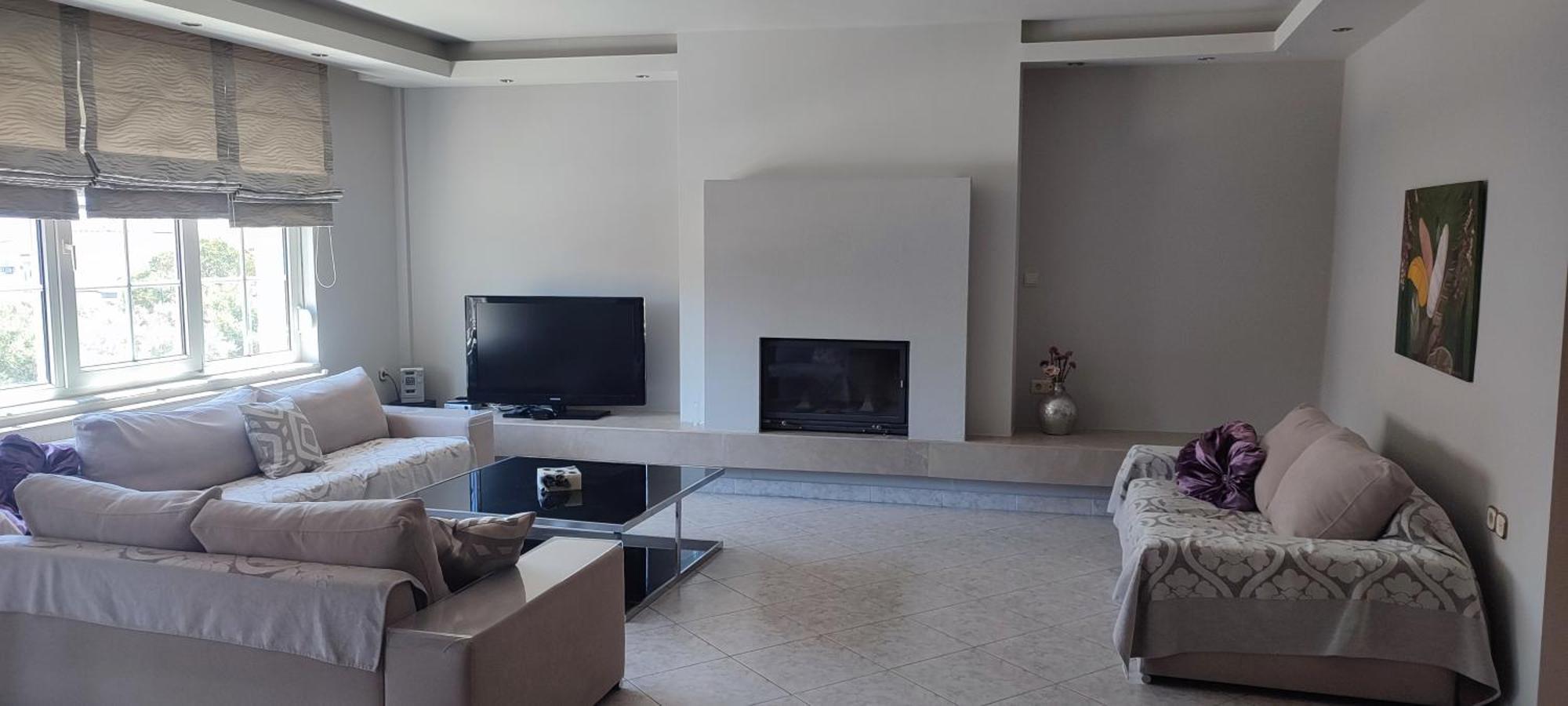 Avenue Luxury Apartment *