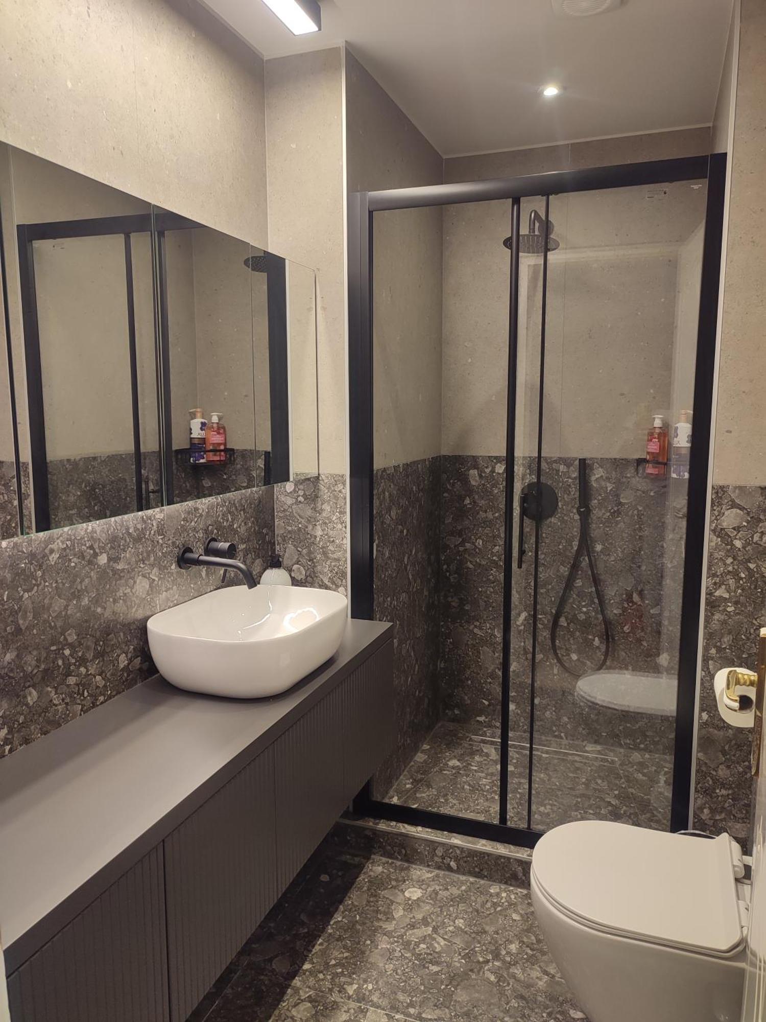 Avenue Luxury Apartment